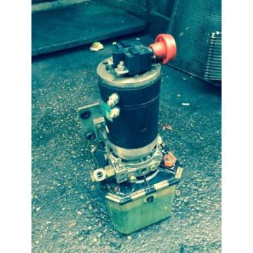 Electric Hydraulic Pump &amp; Reservoir from 1994 Linde L14 Fork Lift. Breaking.