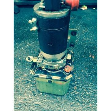 Electric Hydraulic Pump &amp; Reservoir from 1994 Linde L14 Fork Lift. Breaking.