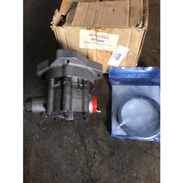 381582 JOHNSTON 4000 SWEEPER CHARGE PUMP EATON DRIVE