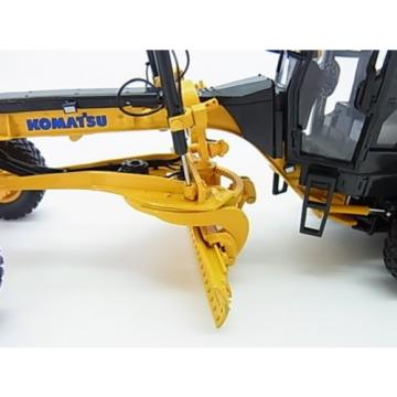 Komatsu motor graders GD655-5 Diecast with Topcon &amp; Figure 1/50 f/s Japan